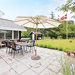 4 Star In Karrebæksminde
